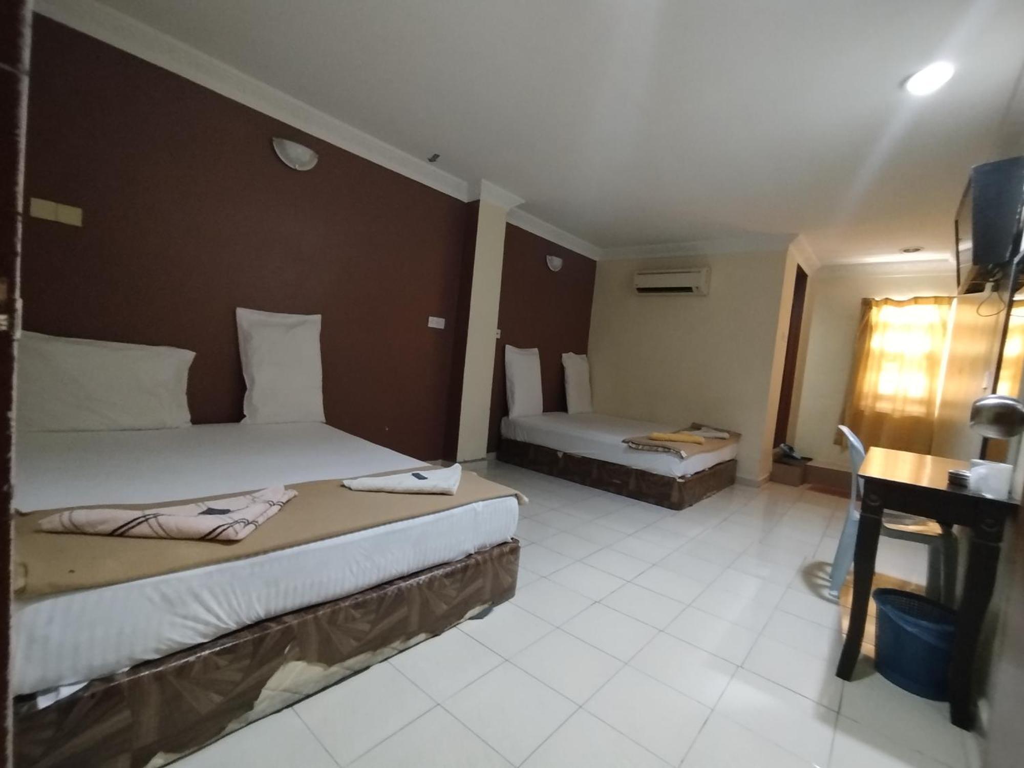 Sentosa Villa Hotel Кланг Экстерьер фото