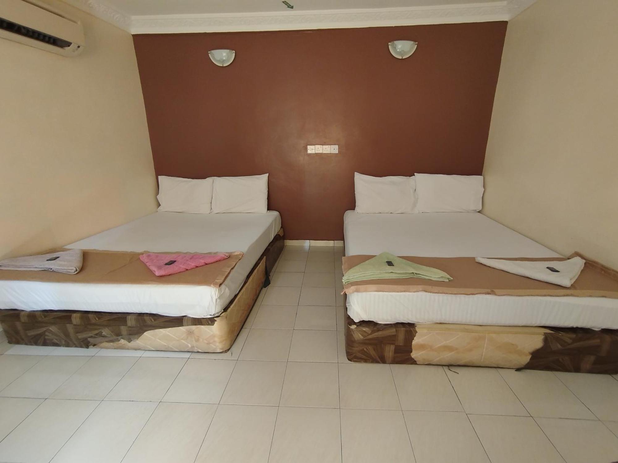 Sentosa Villa Hotel Кланг Экстерьер фото