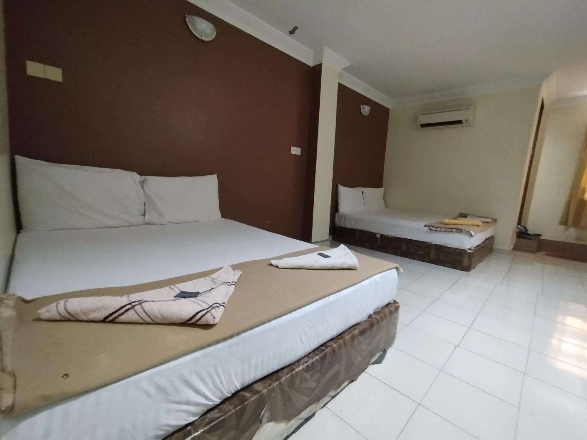 Sentosa Villa Hotel Кланг Экстерьер фото