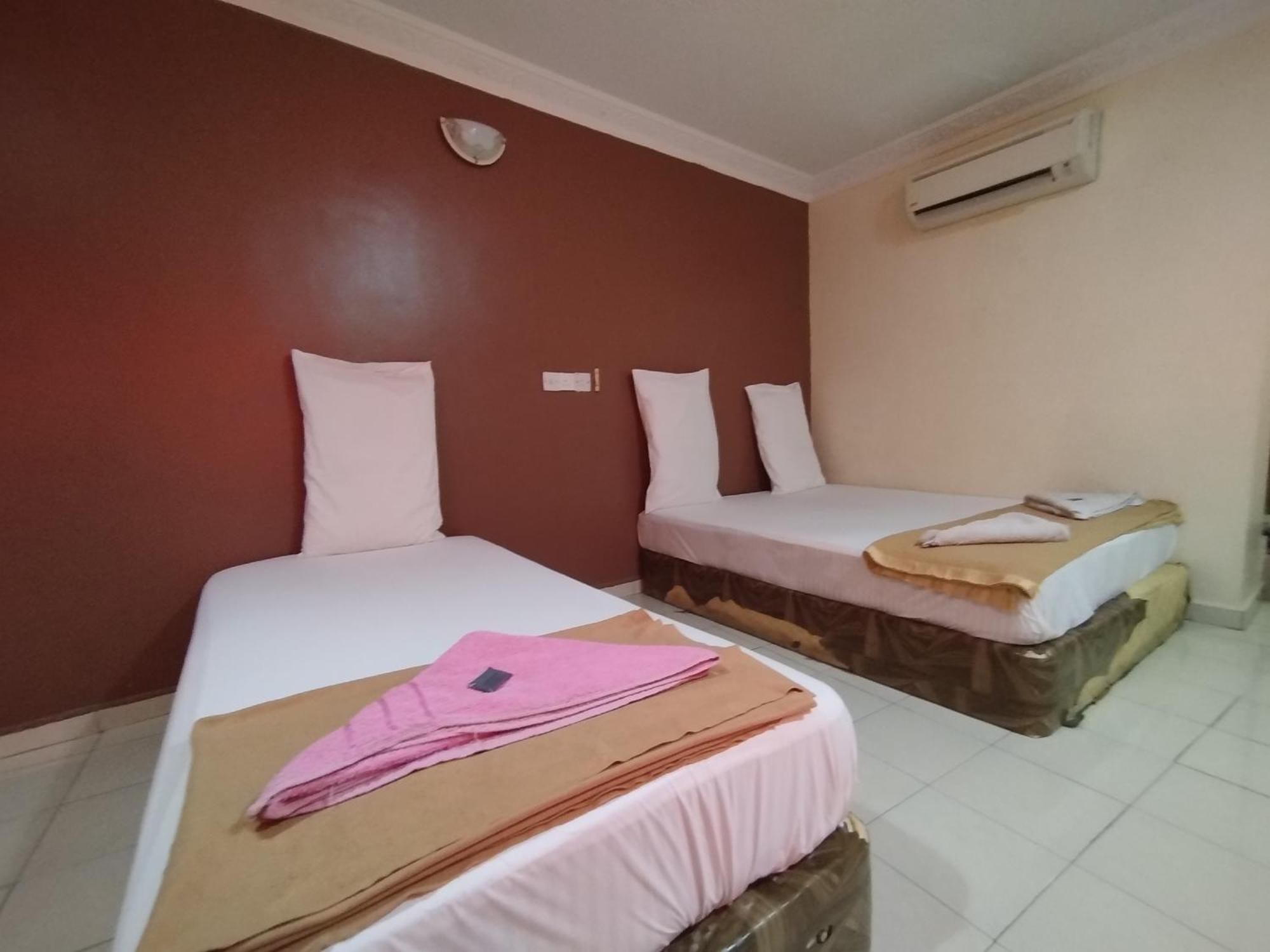 Sentosa Villa Hotel Кланг Экстерьер фото
