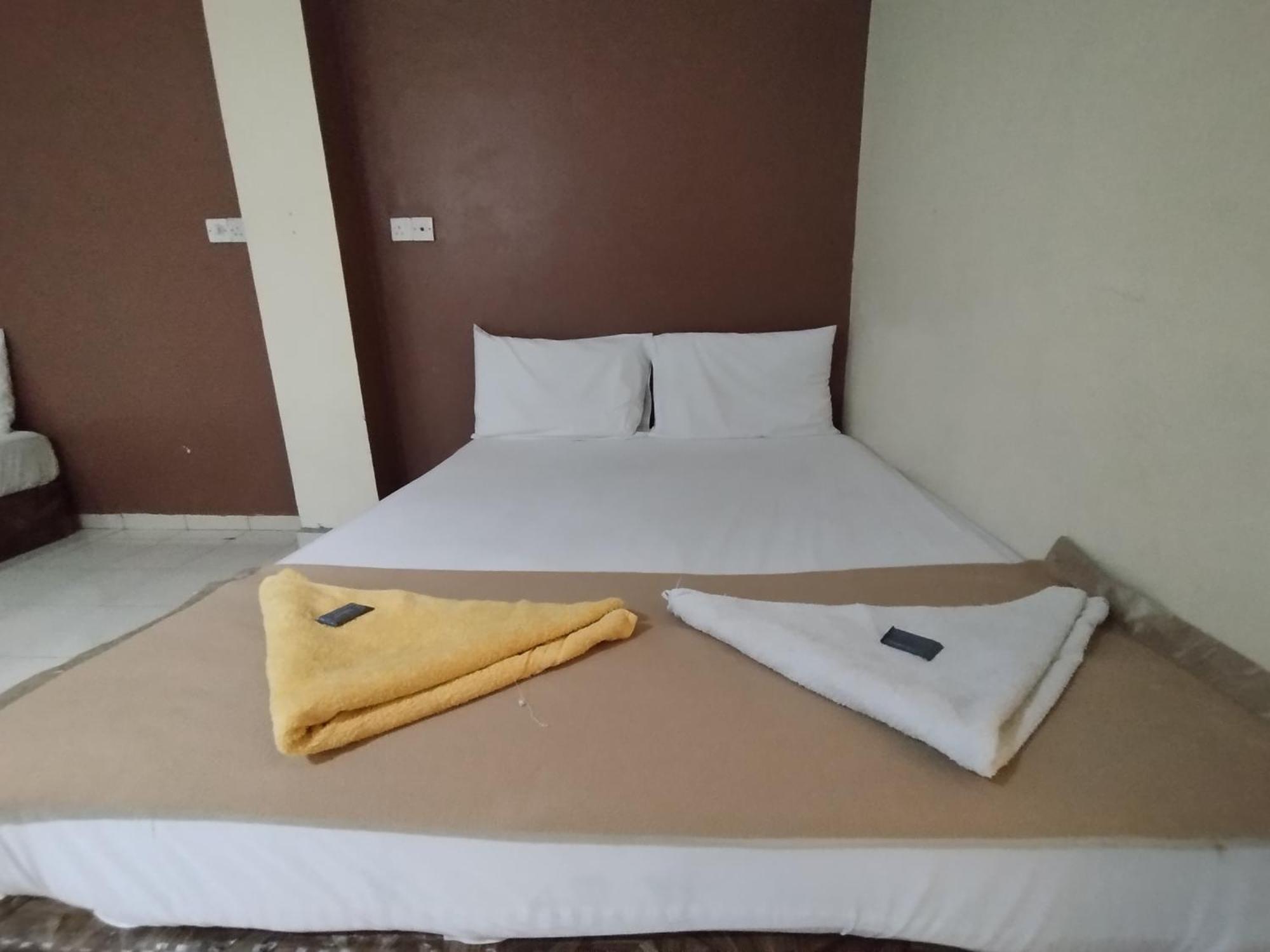 Sentosa Villa Hotel Кланг Экстерьер фото