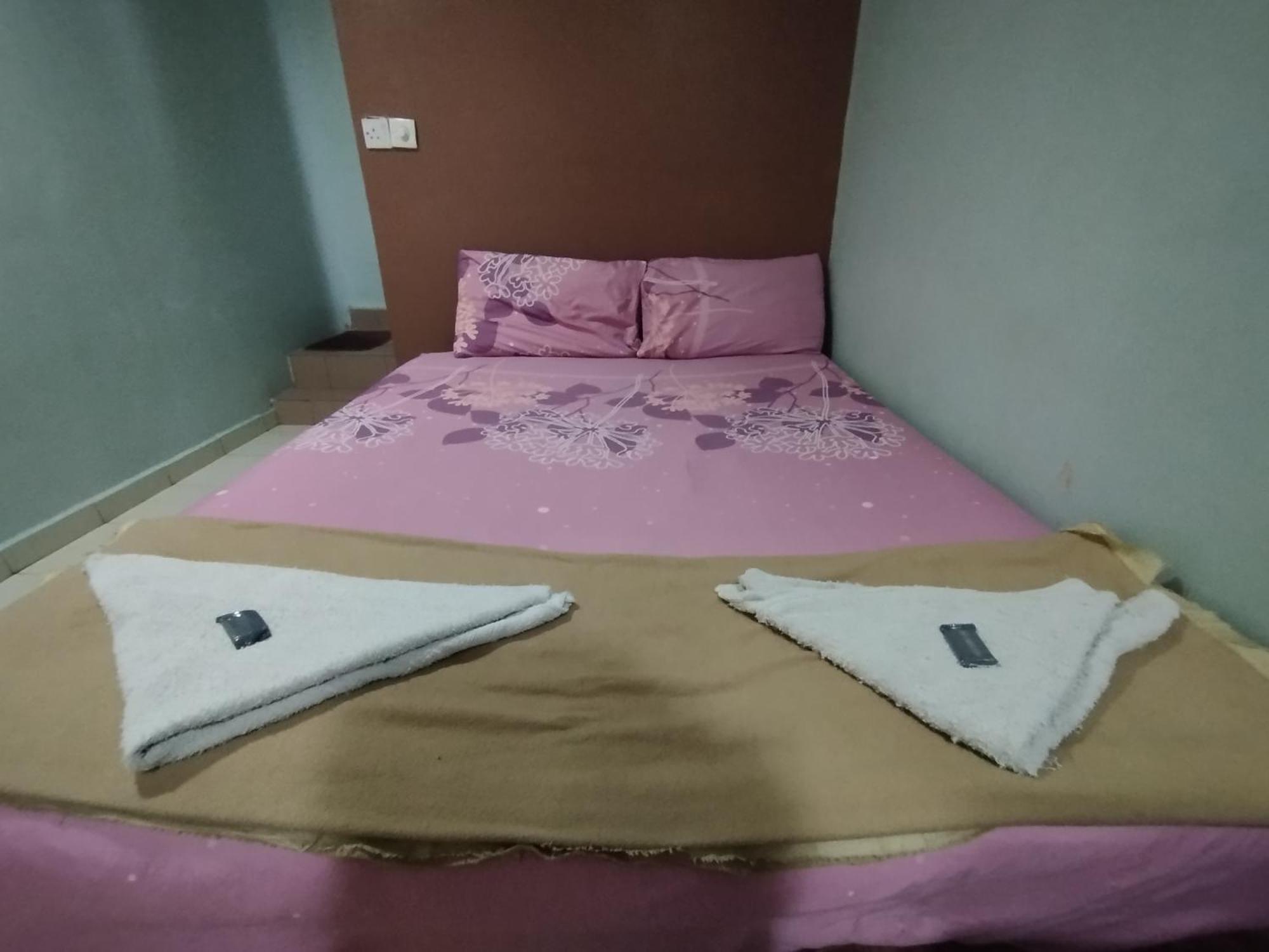 Sentosa Villa Hotel Кланг Экстерьер фото